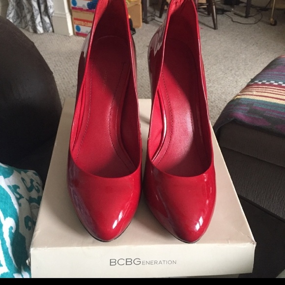 BCBG scarlette red patent leather shoes - Picture 3 of 7
